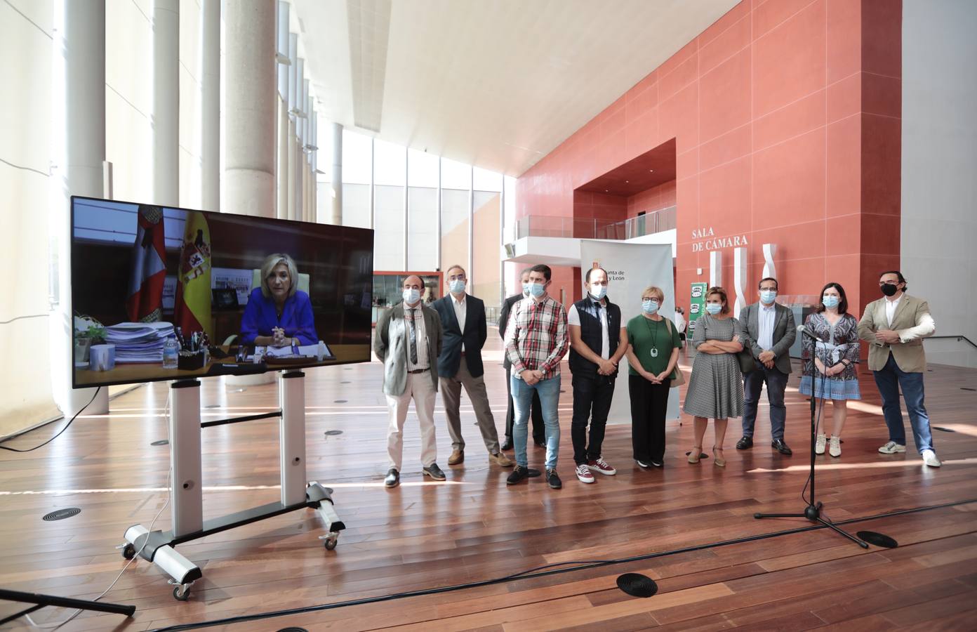 Fotos: El Centro Cultural Miguel Delibes de Valladolid cierra sus puertas como &#039;vacunódromo&#039;