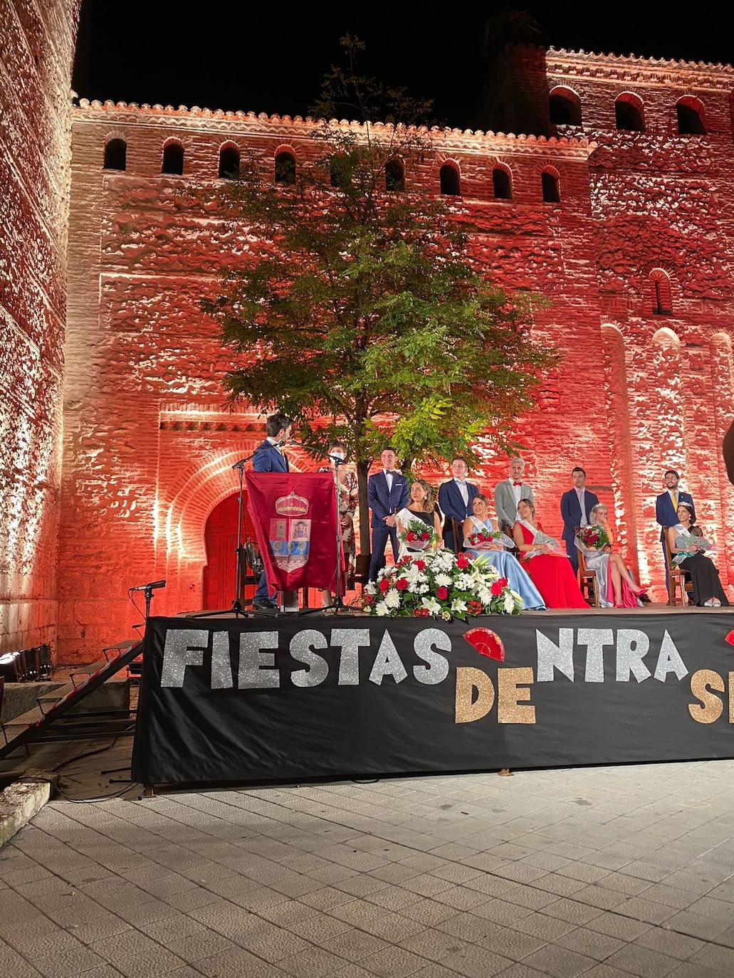 Fotos: Pregón y proclamación de las reinas de las fiestas de Mojados