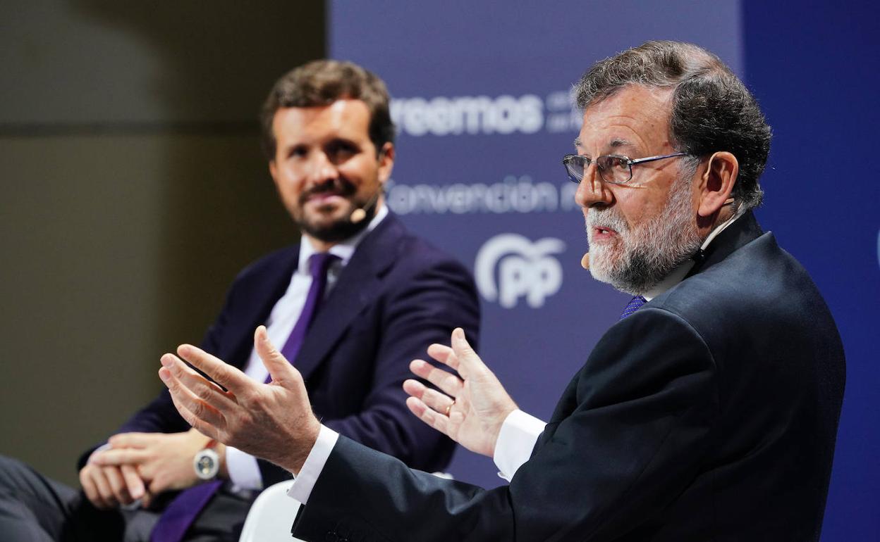 Pablo Casado y Mariano Rajoy intervienen en la Convención Nacional del PP celebrada en Santiago de Compostela.