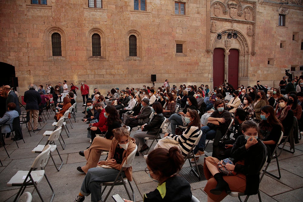 El "Ágora del Otoño" y "Salamanca ilumina Europa" llenan de poesía, luz y música el Patio de Escuelas de la Universidad de Salamanca