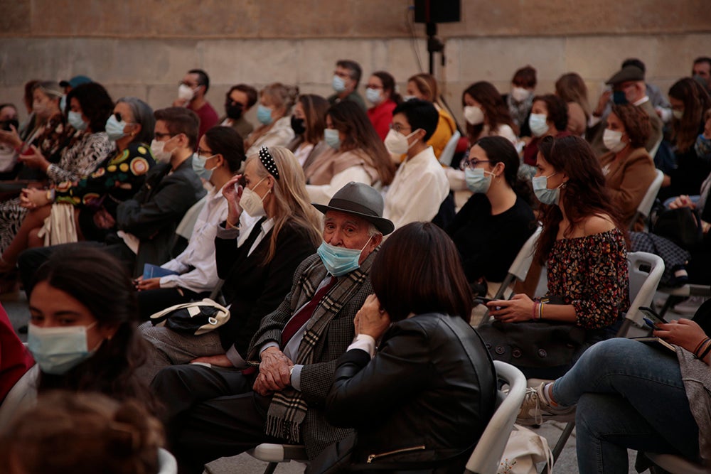 El "Ágora del Otoño" y "Salamanca ilumina Europa" llenan de poesía, luz y música el Patio de Escuelas de la Universidad de Salamanca