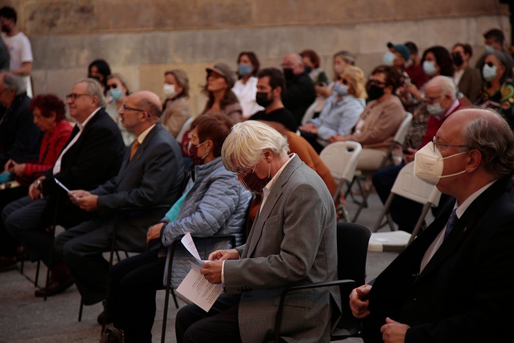 El "Ágora del Otoño" y "Salamanca ilumina Europa" llenan de poesía, luz y música el Patio de Escuelas de la Universidad de Salamanca