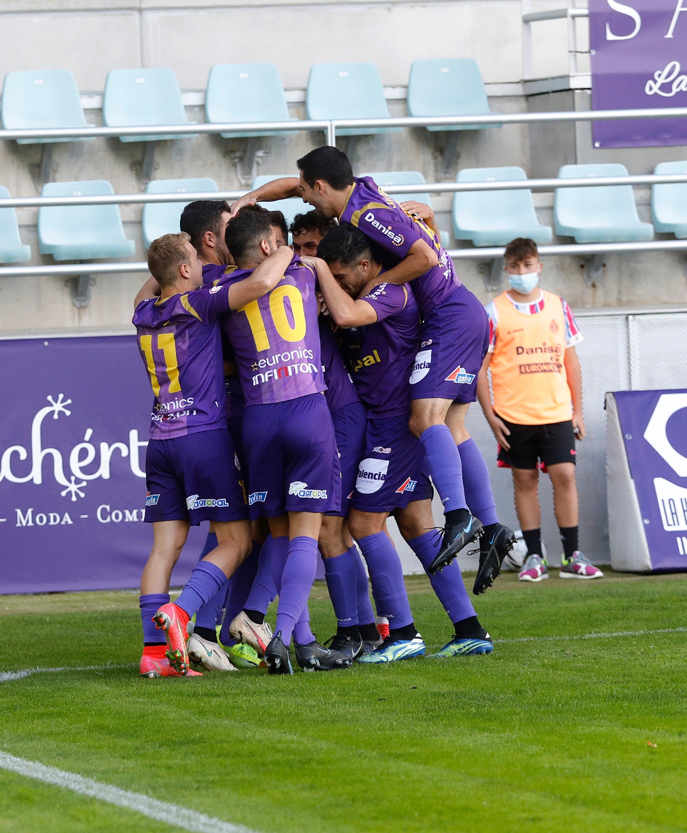 Palencia Cristo Atlético 3 - 0 C.D.A Navalcarnero