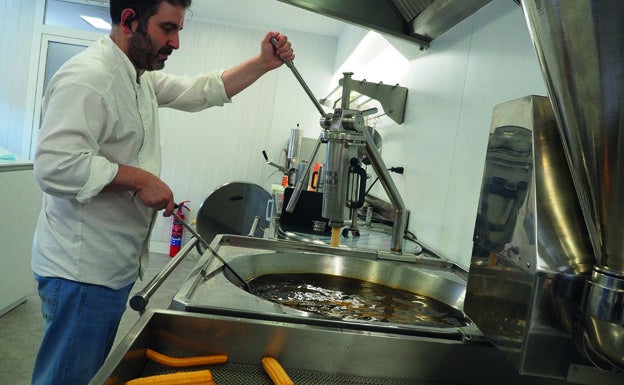 Cocina-aula de formación desde donde imparten las clases 'online'.