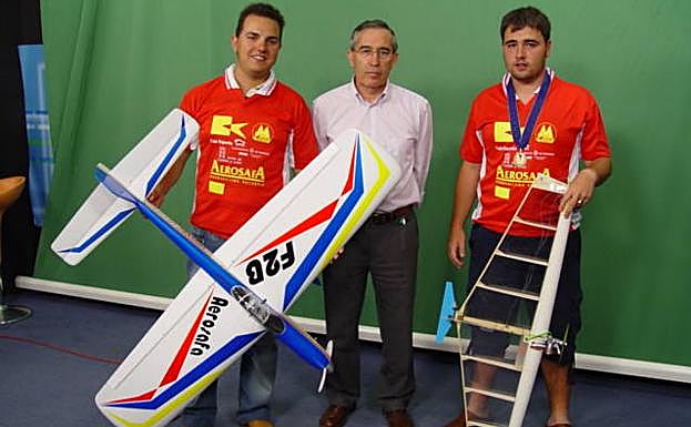 César Picado, primer campeón del mundo de Aerosafa junto a Antonio Rojas y Javier Holguera