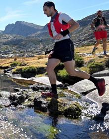 Imagen secundaria 2 - El bejarano Miguel Heras y Ana Rico triunfan en la VI Ultrail La Covatilla