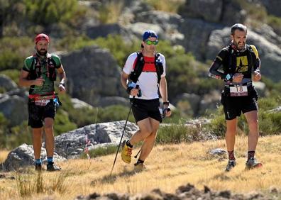 Imagen secundaria 1 - El bejarano Miguel Heras y Ana Rico triunfan en la VI Ultrail La Covatilla