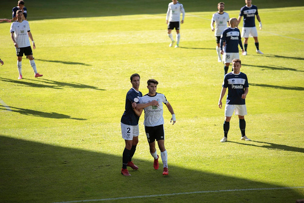 Un Salamanca UDS impotente pierde lo poco que tenía en su juego y cede en casa ante el Marino de Luanco (0-2)