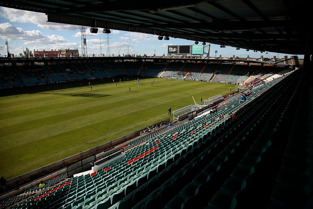 Un Salamanca UDS impotente pierde lo poco que tenía en su juego y cede en casa ante el Marino de Luanco (0-2)