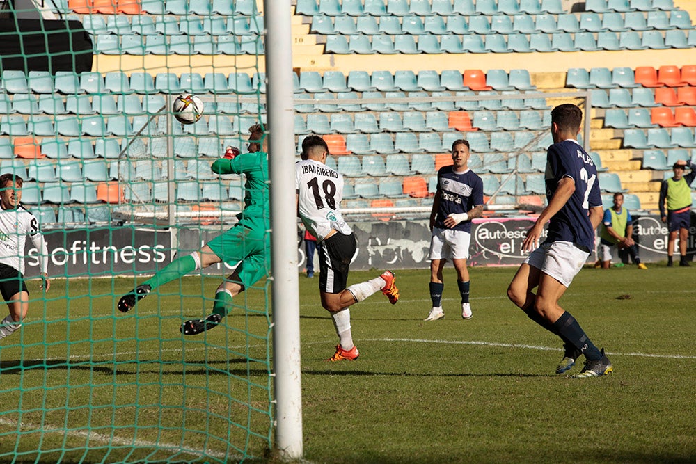 Un Salamanca UDS impotente pierde lo poco que tenía en su juego y cede en casa ante el Marino de Luanco (0-2)