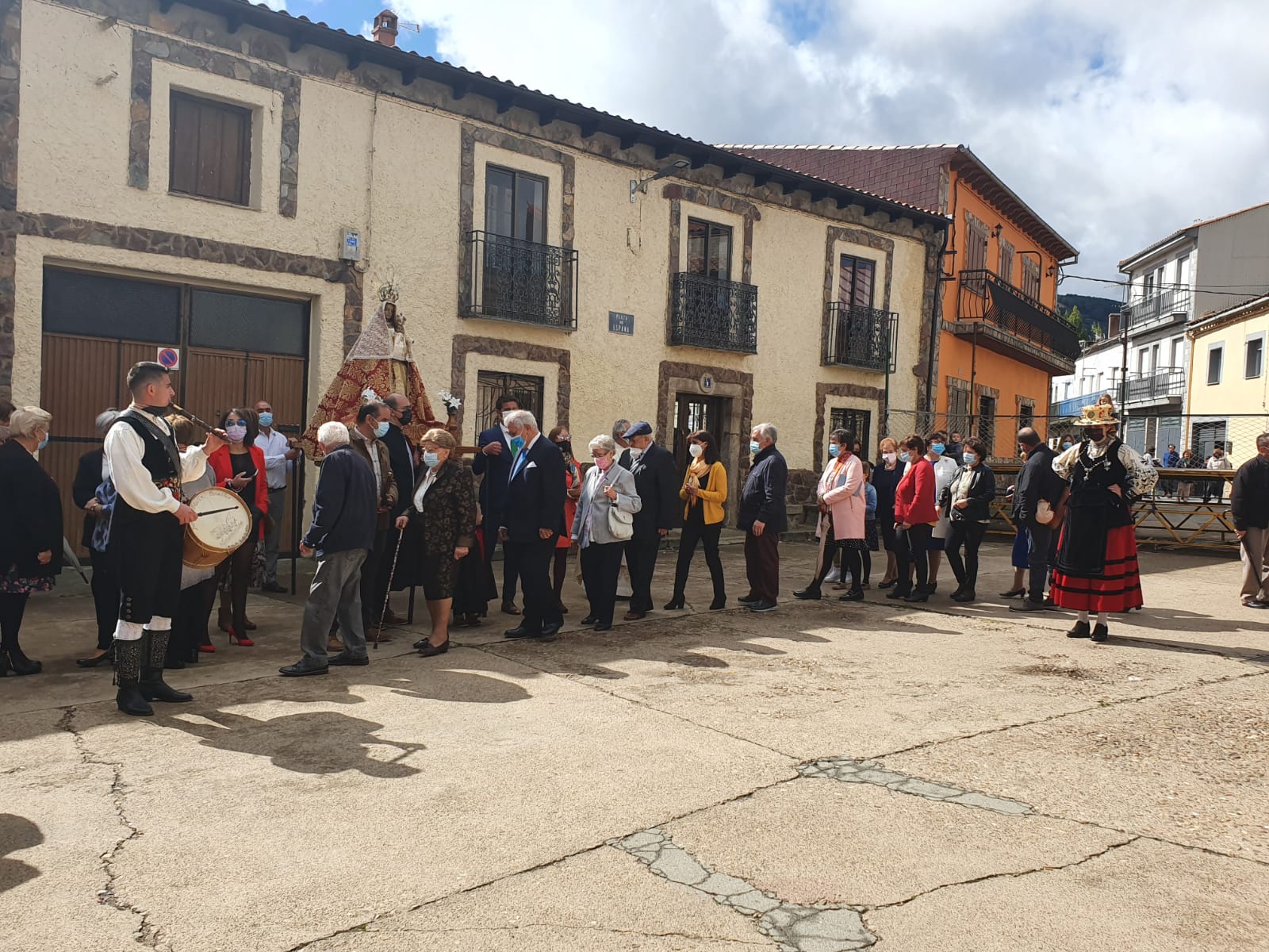 Fotos: El Maillo recuerda a Alfredo Ramajo en el día grande de sus fiestas patronales