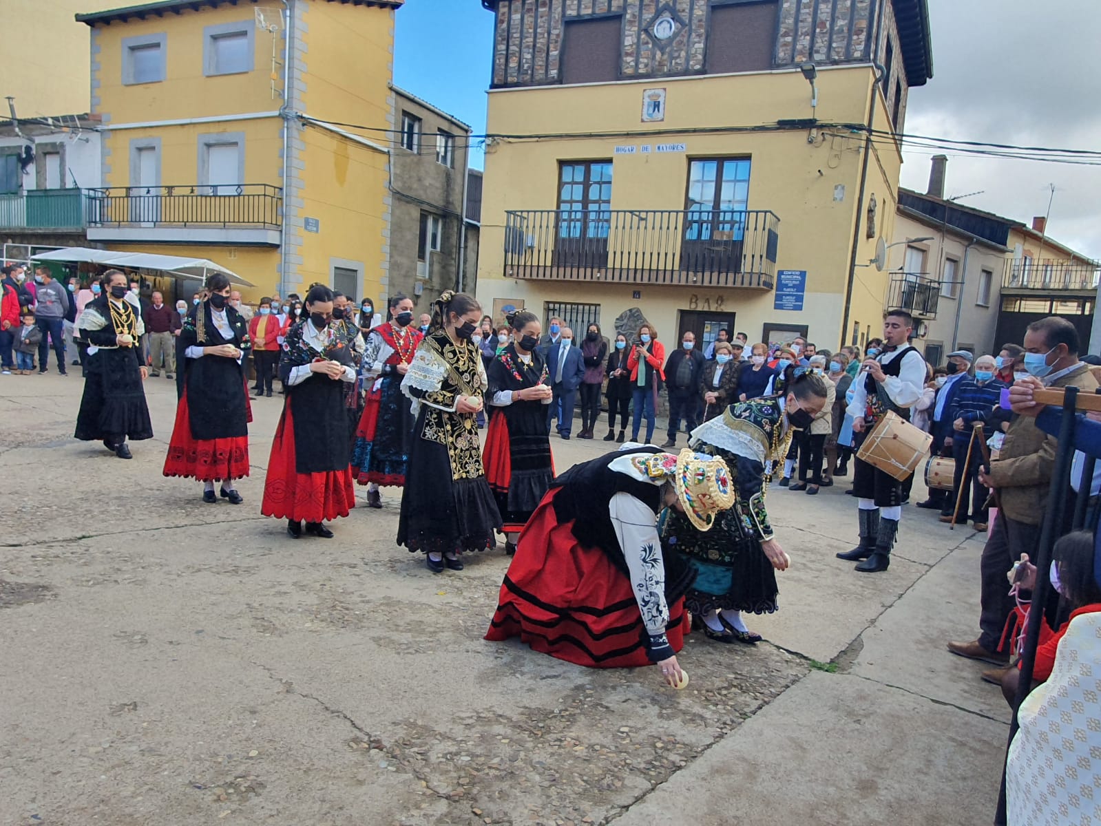 Fotos: El Maillo recuerda a Alfredo Ramajo en el día grande de sus fiestas patronales