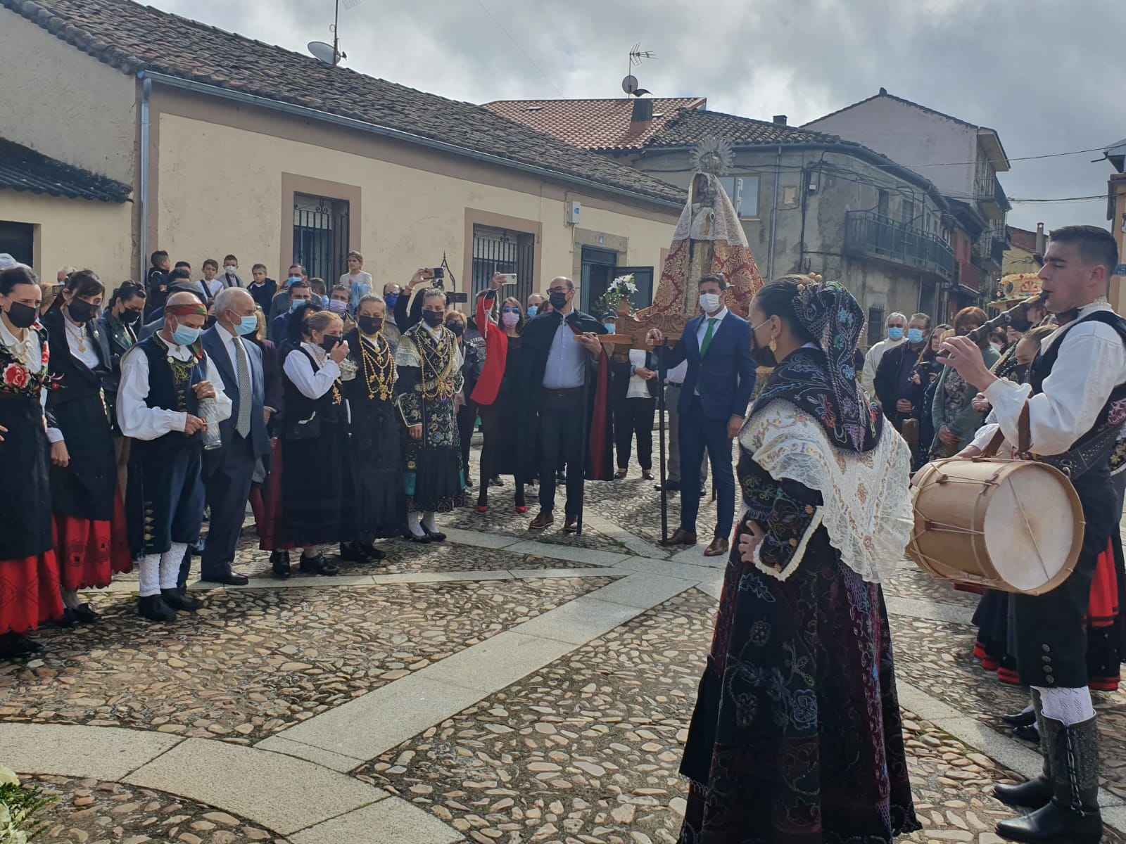 Fotos: El Maillo recuerda a Alfredo Ramajo en el día grande de sus fiestas patronales