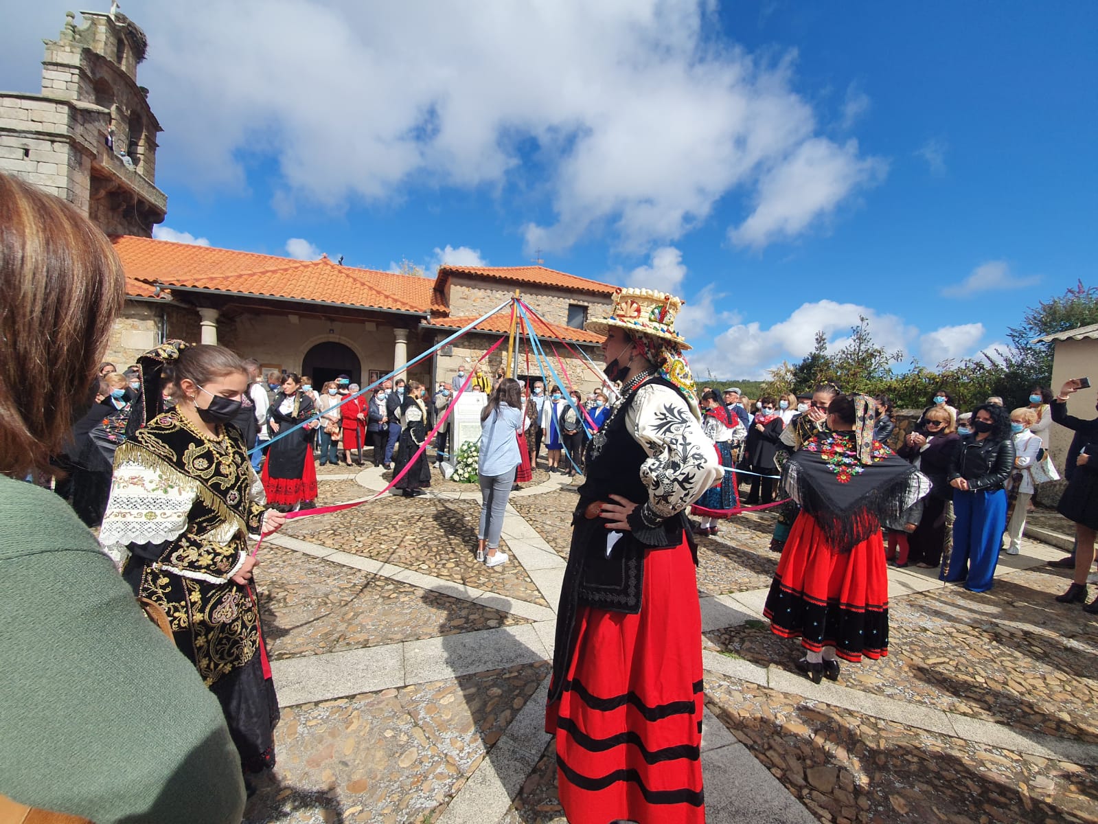 Fotos: El Maillo recuerda a Alfredo Ramajo en el día grande de sus fiestas patronales