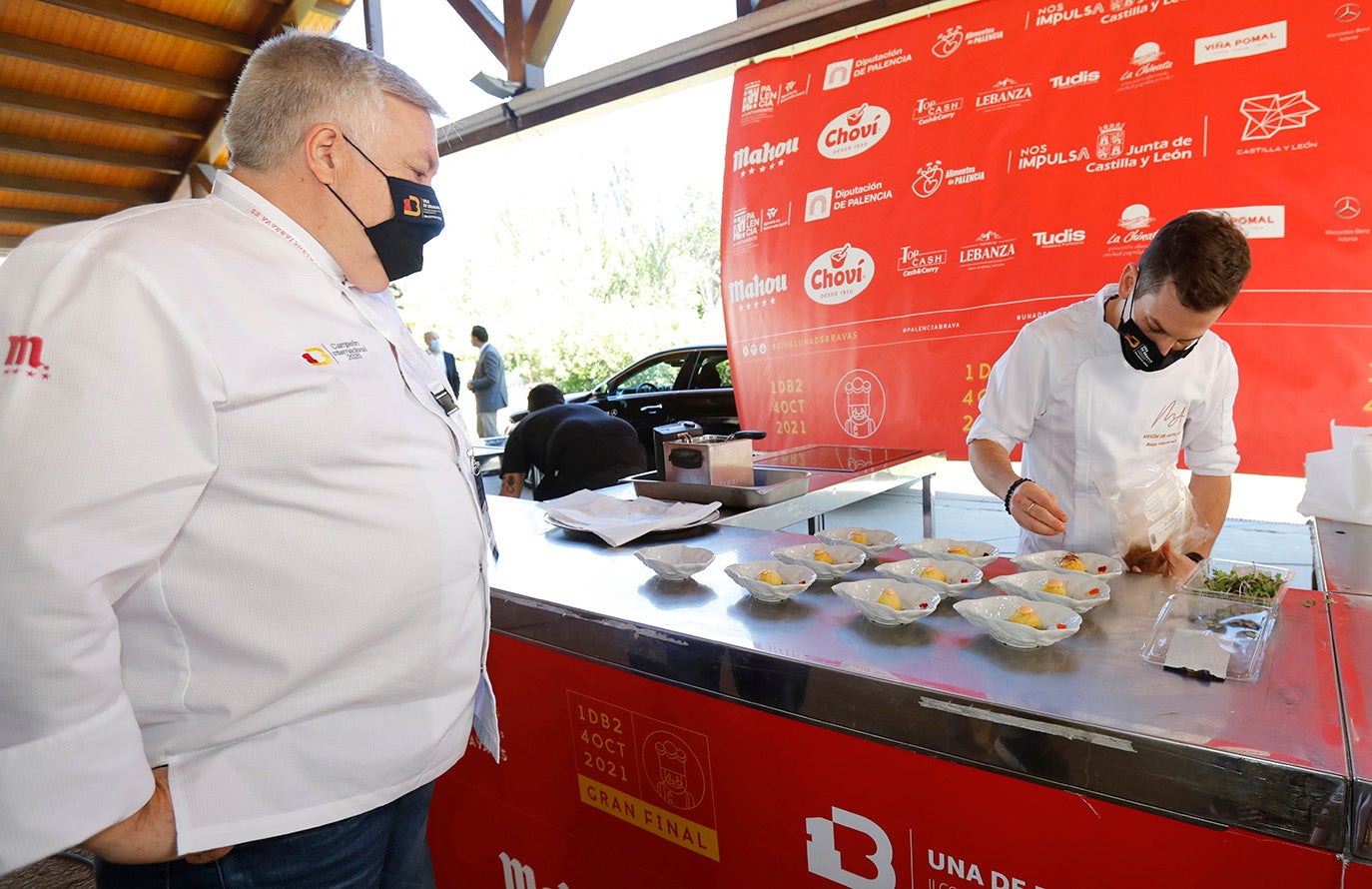 Final del II concurso internacional de patatas bravas en Palencia