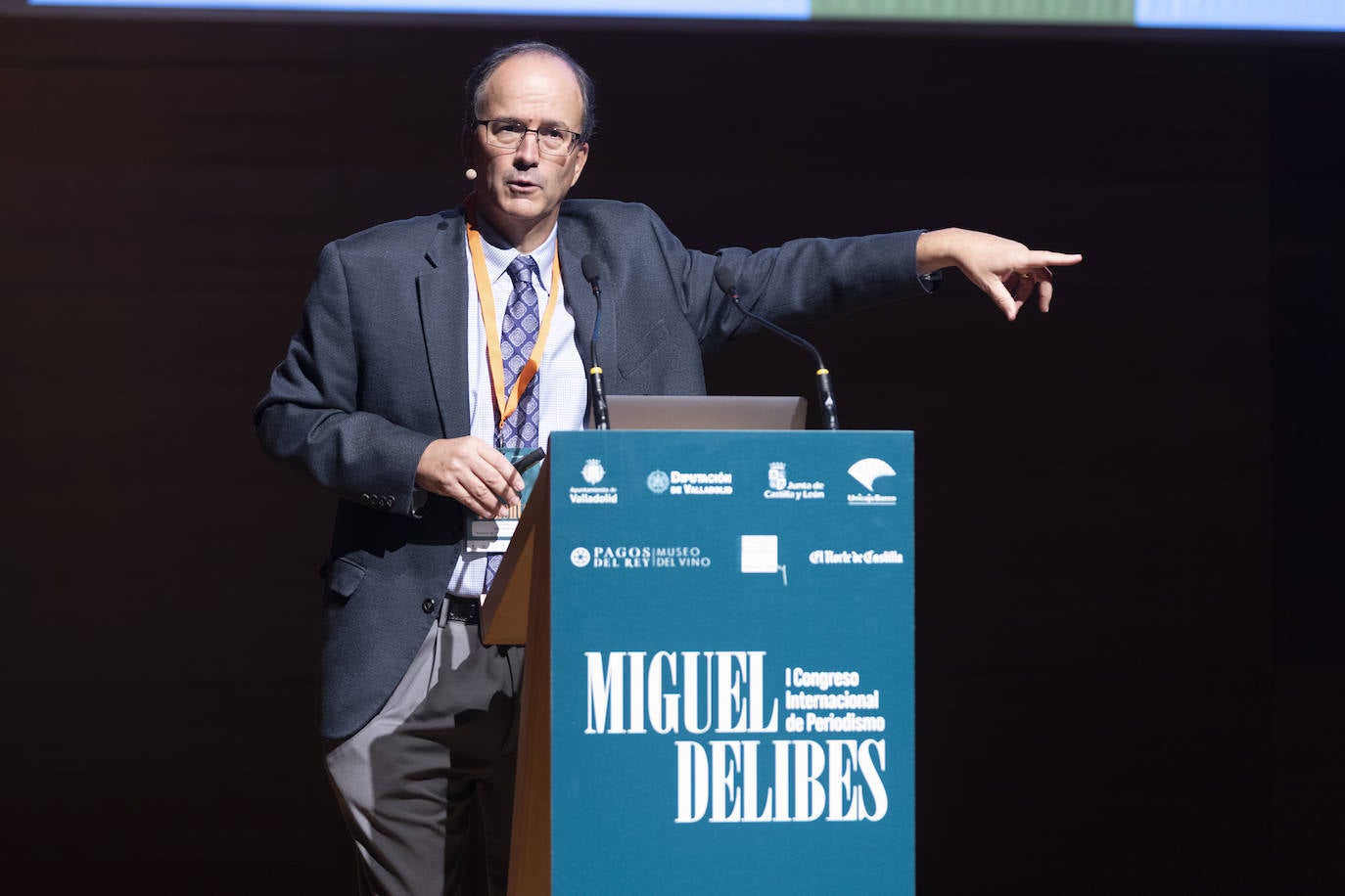 García-Ruiz, durante su discurso. 