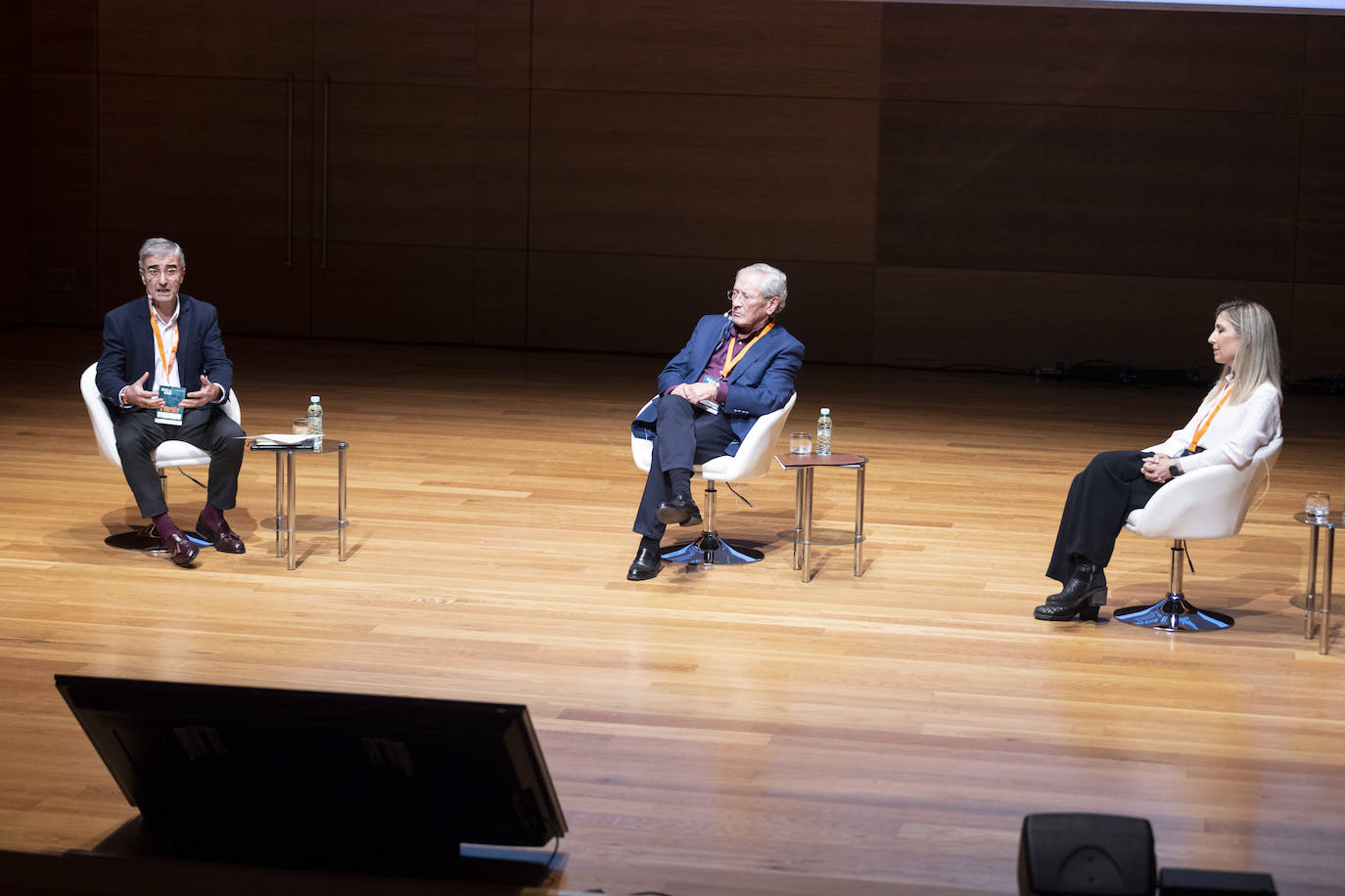 Periodismo de largo alcance: investigación, rigor y reposoal servicio de la información. Con Fernándo Ónega, escritor y periodista y Marisa R. Palop, presentadora de Informe Semanal. Moderado por Ignacio Foces, subdirector de El Norte de Castilla.