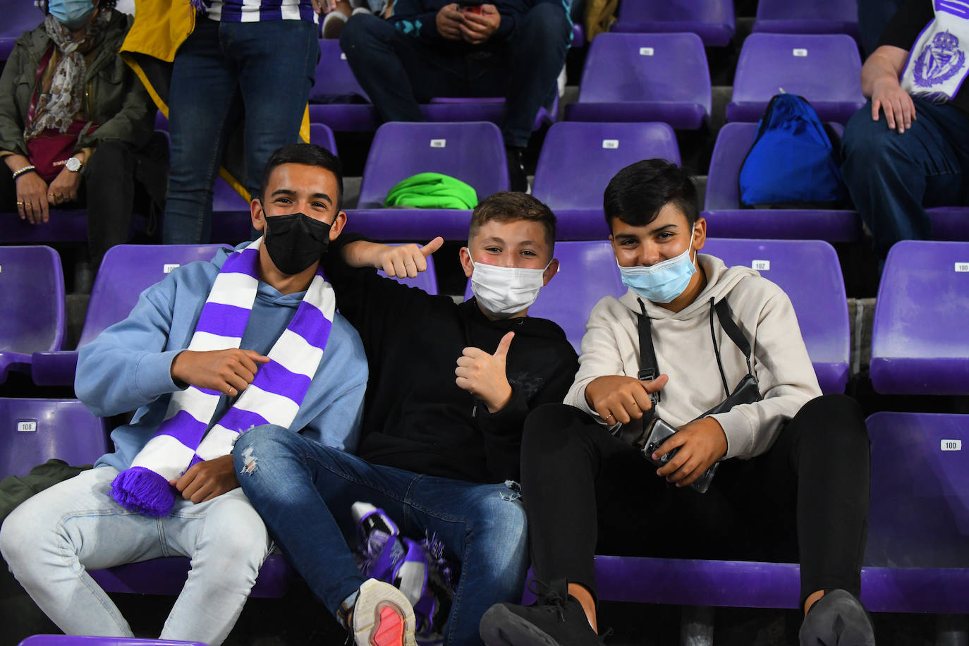 Aficionados vallisoletanos en el Zorrilla durante el encuentro contra el Málaga. 