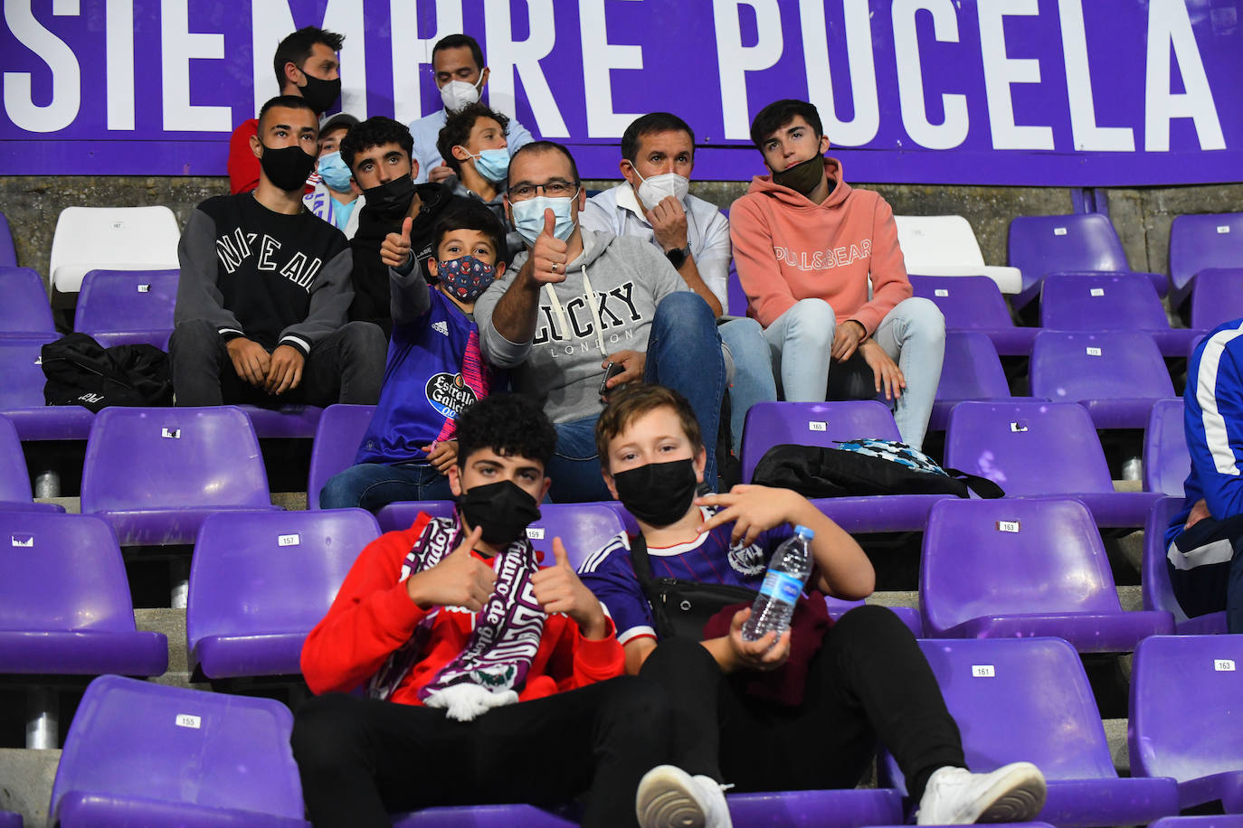 Aficionados vallisoletanos en el Zorrilla durante el encuentro contra el Málaga. 