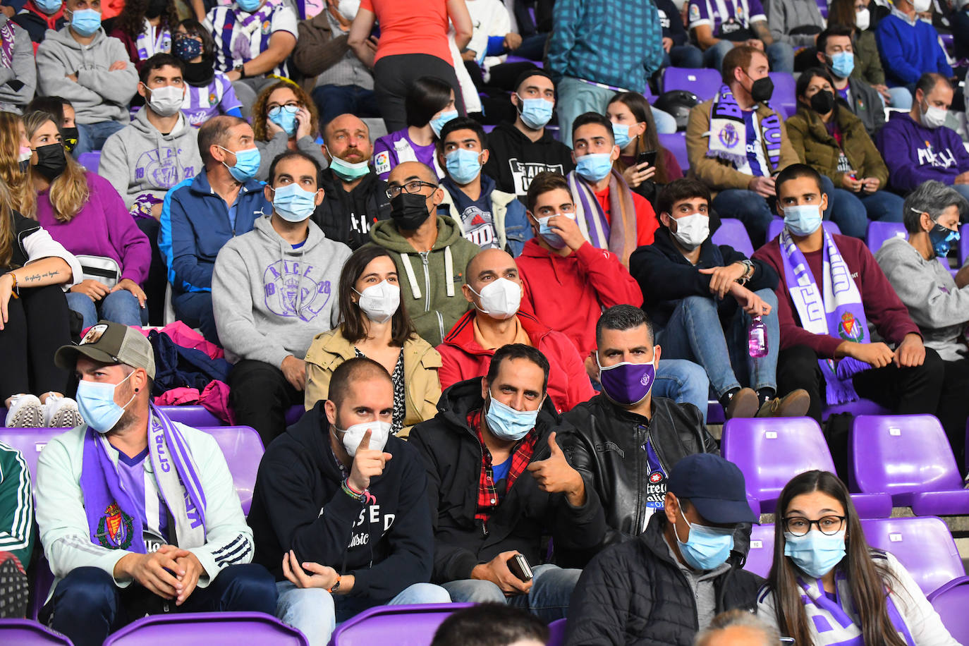 Aficionados vallisoletanos en el Zorrilla durante el encuentro contra el Málaga. 