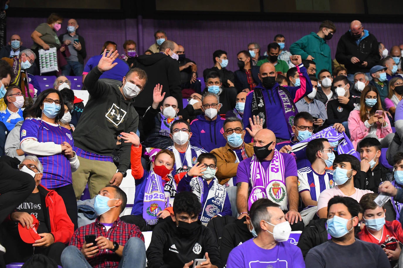 Aficionados vallisoletanos en el Zorrilla durante el encuentro contra el Málaga. 
