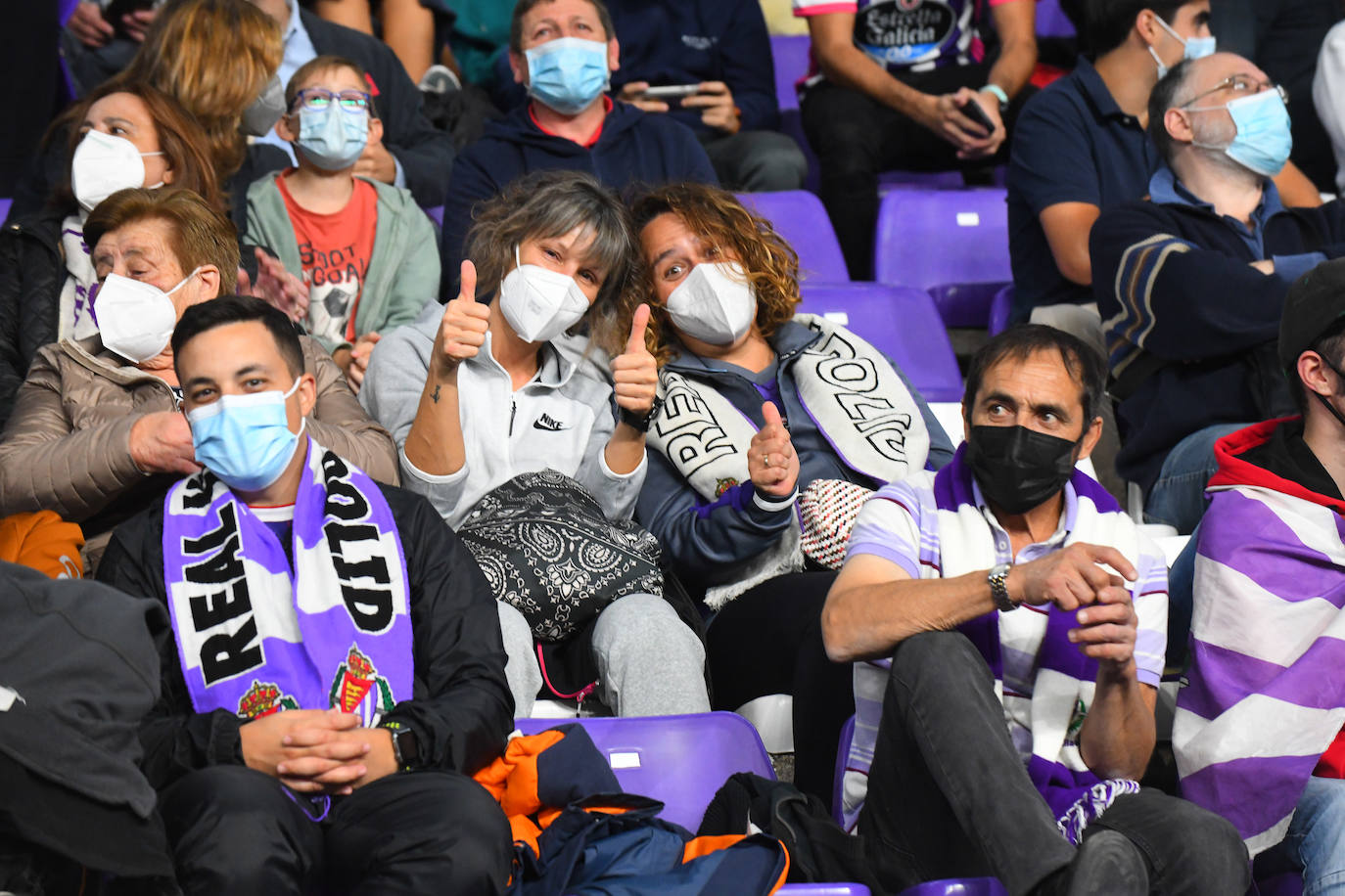 Aficionados vallisoletanos en el Zorrilla durante el encuentro contra el Málaga. 