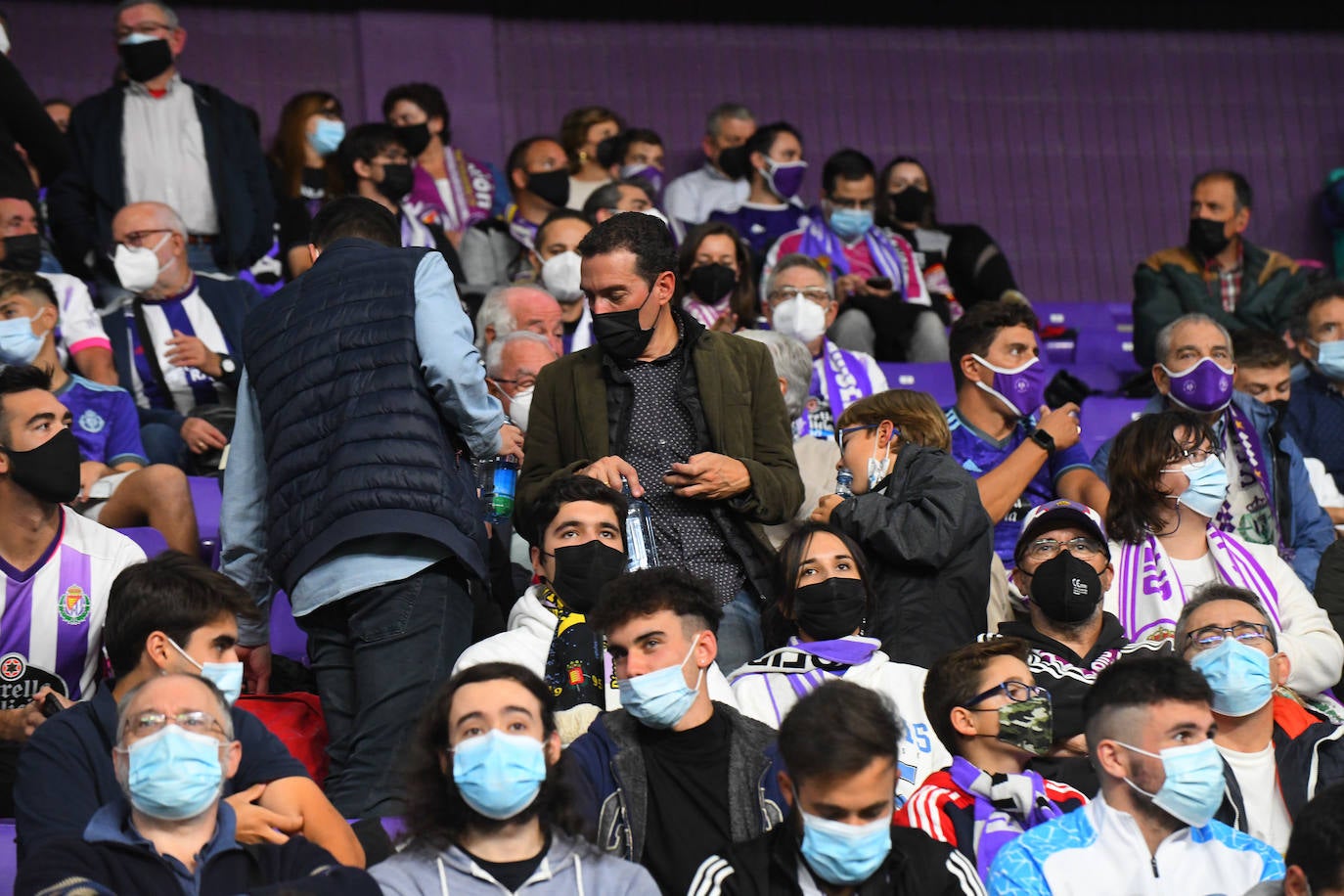 Aficionados vallisoletanos en el Zorrilla durante el encuentro contra el Málaga. 