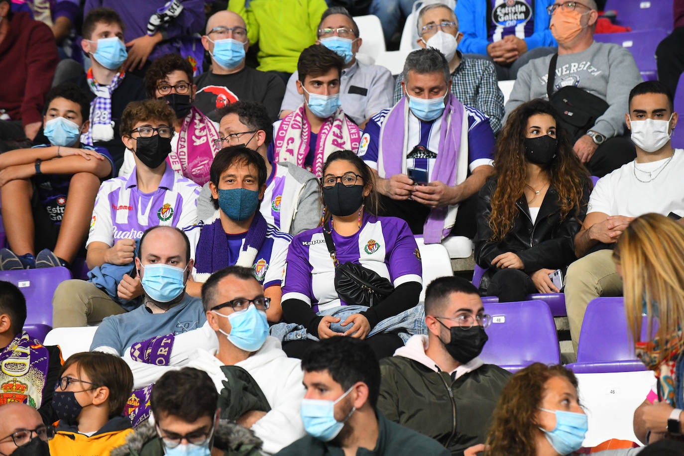 Aficionados vallisoletanos en el Zorrilla durante el encuentro contra el Málaga. 