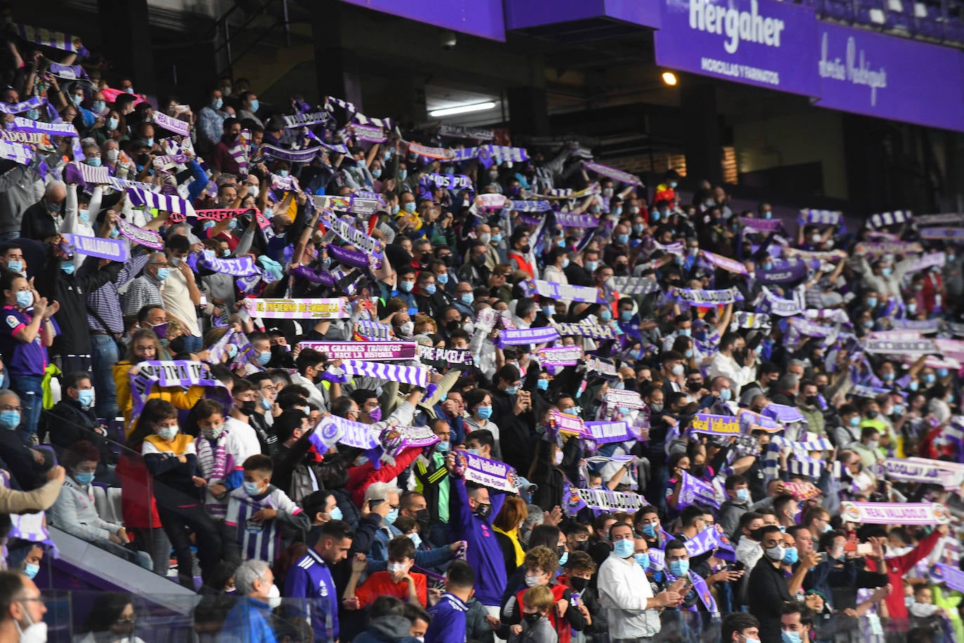 Aficionados vallisoletanos en el Zorrilla durante el encuentro contra el Málaga. 