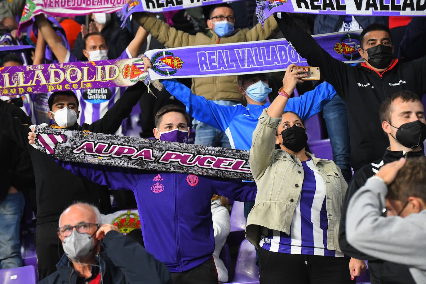 Aficionados vallisoletanos en el Zorrilla durante el encuentro contra el Málaga. 