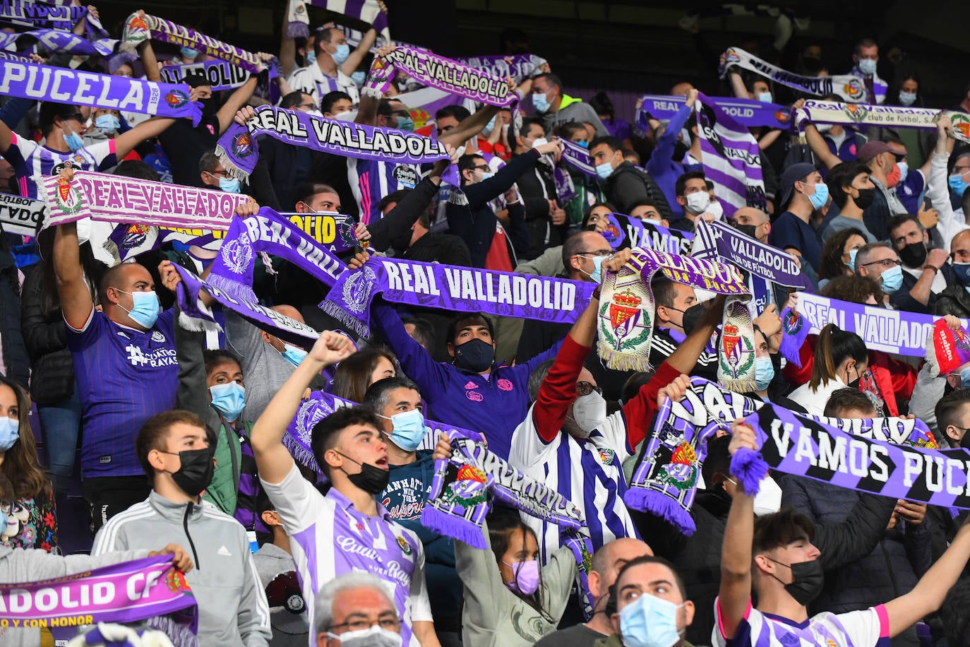 Aficionados vallisoletanos en el Zorrilla durante el encuentro contra el Málaga. 