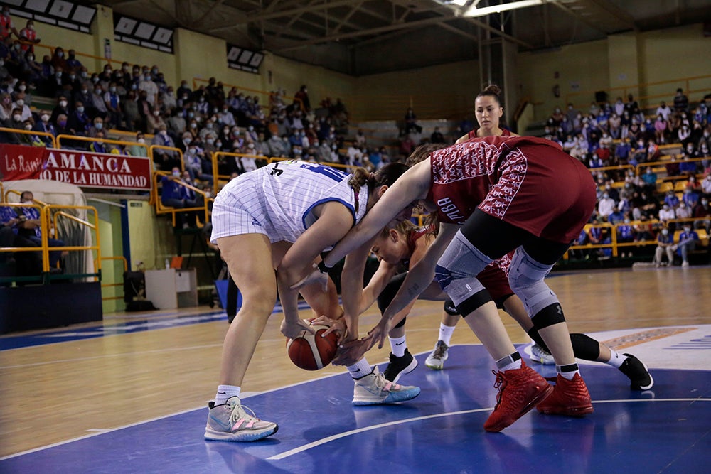 El CB Avenida, sin sus dos estrellas, supera con incertidumbre hasta el final al debutante MBA Moscow en la primera jornada de la fase de grupos