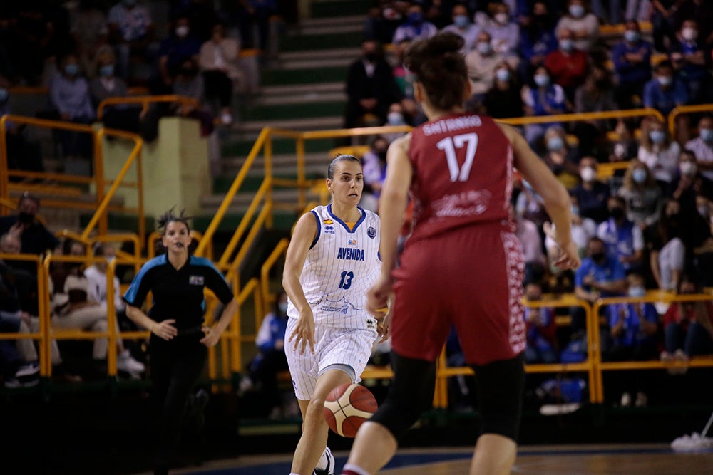 El CB Avenida, sin sus dos estrellas, supera con incertidumbre hasta el final al debutante MBA Moscow en la primera jornada de la fase de grupos