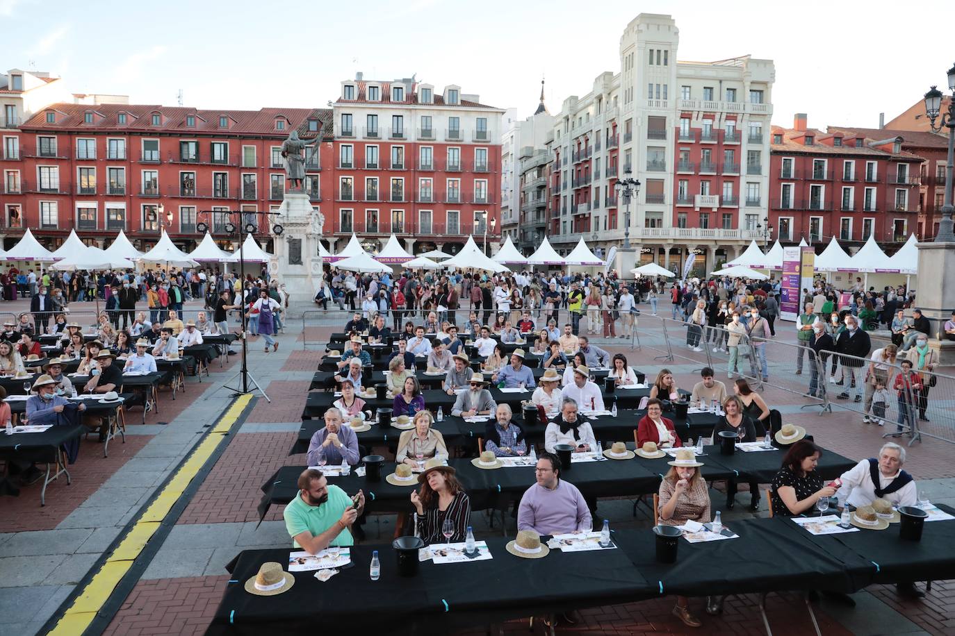 Tercera edición de la Plaza Mayor del Vino en Valladolid. 