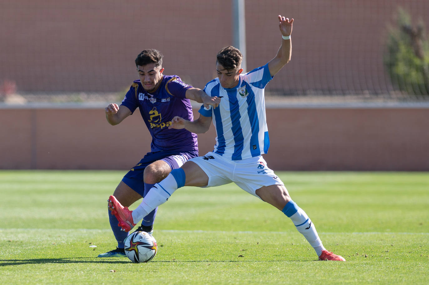 El equipo palentin suma la segunda victoria consecutiva en RFEF.