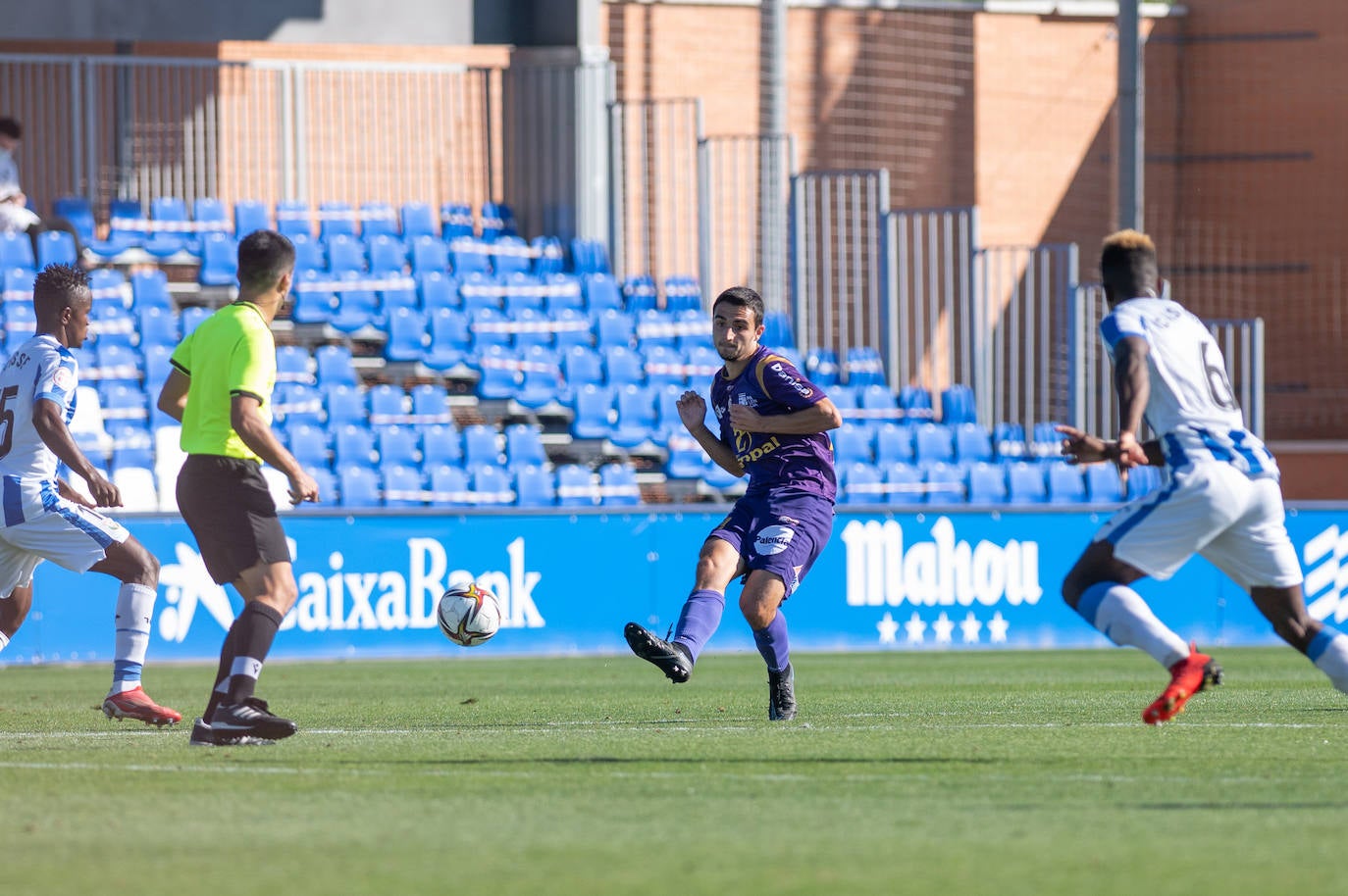 El equipo palentin suma la segunda victoria consecutiva en RFEF.