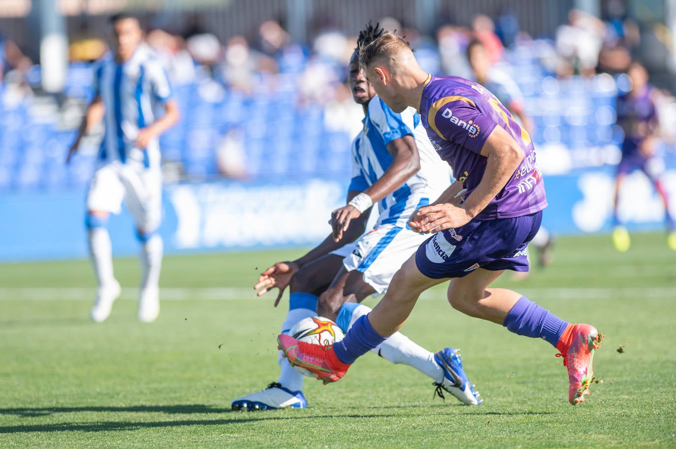 El equipo palentin suma la segunda victoria consecutiva en RFEF.