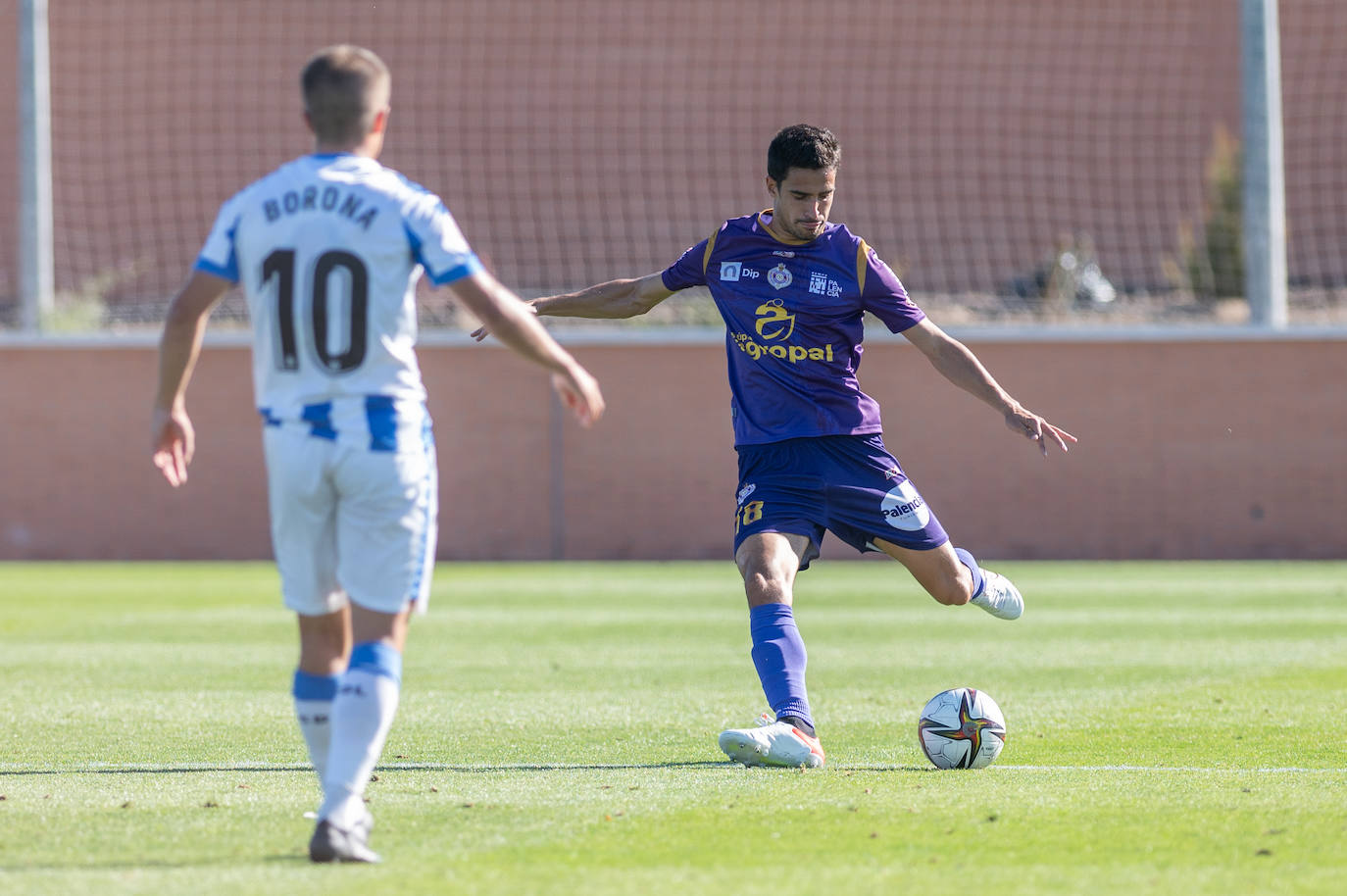 El equipo palentin suma la segunda victoria consecutiva en RFEF.