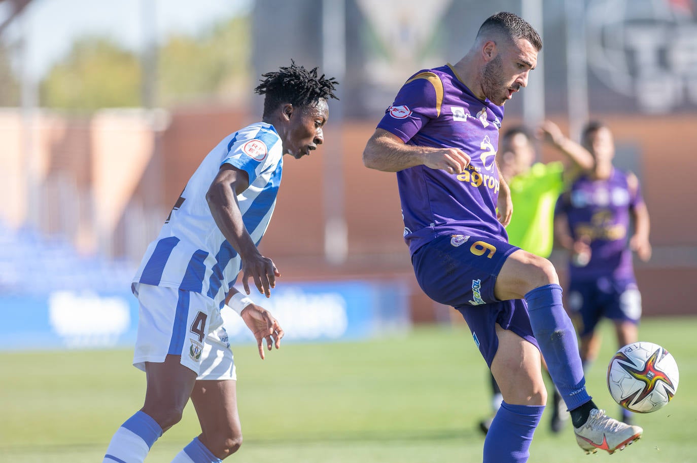 El equipo palentin suma la segunda victoria consecutiva en RFEF.