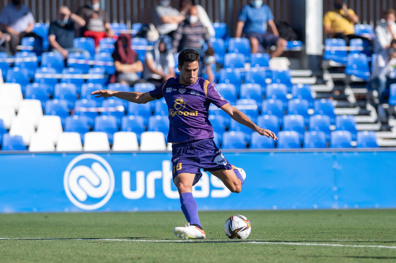 El equipo palentin suma la segunda victoria consecutiva en RFEF.