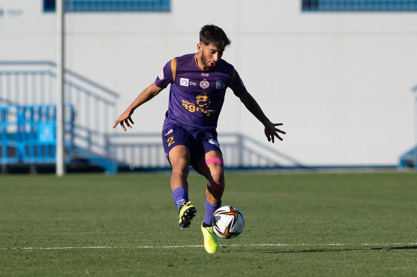 El equipo palentin suma la segunda victoria consecutiva en RFEF.