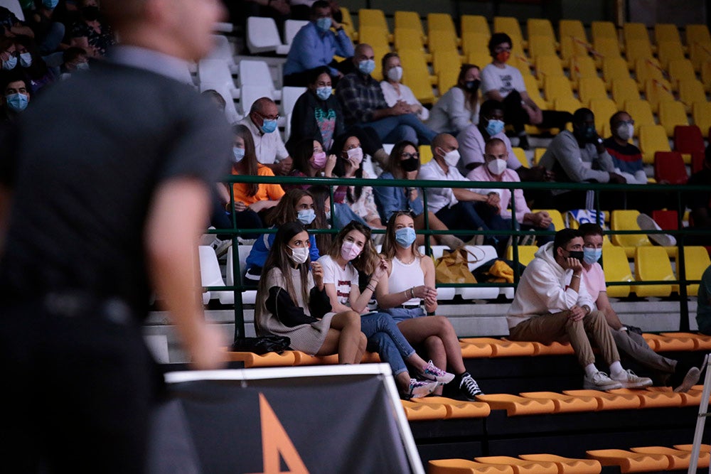 Duro correctivo para el Aquimisa Carbajosa en el debut liguero ante el Zamora Enamora (60-85)