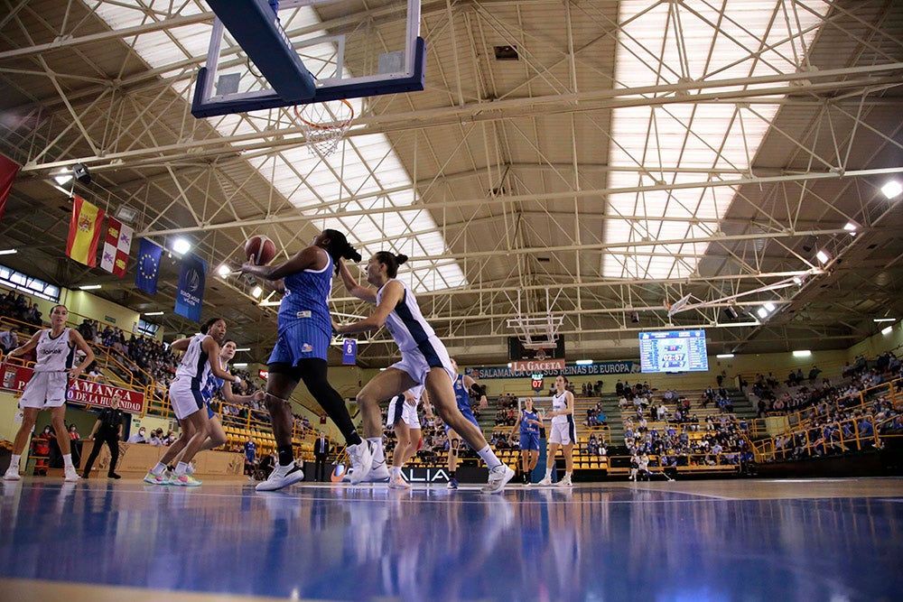 Avenida se pone serio en defensa y suma una más en la Liga (70-47)