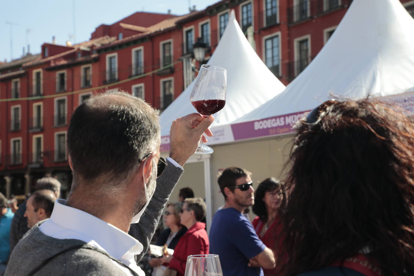 Fotos: Ambientazo durante la jornada del domingo en el evento &#039;Valladolid. Plaza Mayor del Vino&#039;