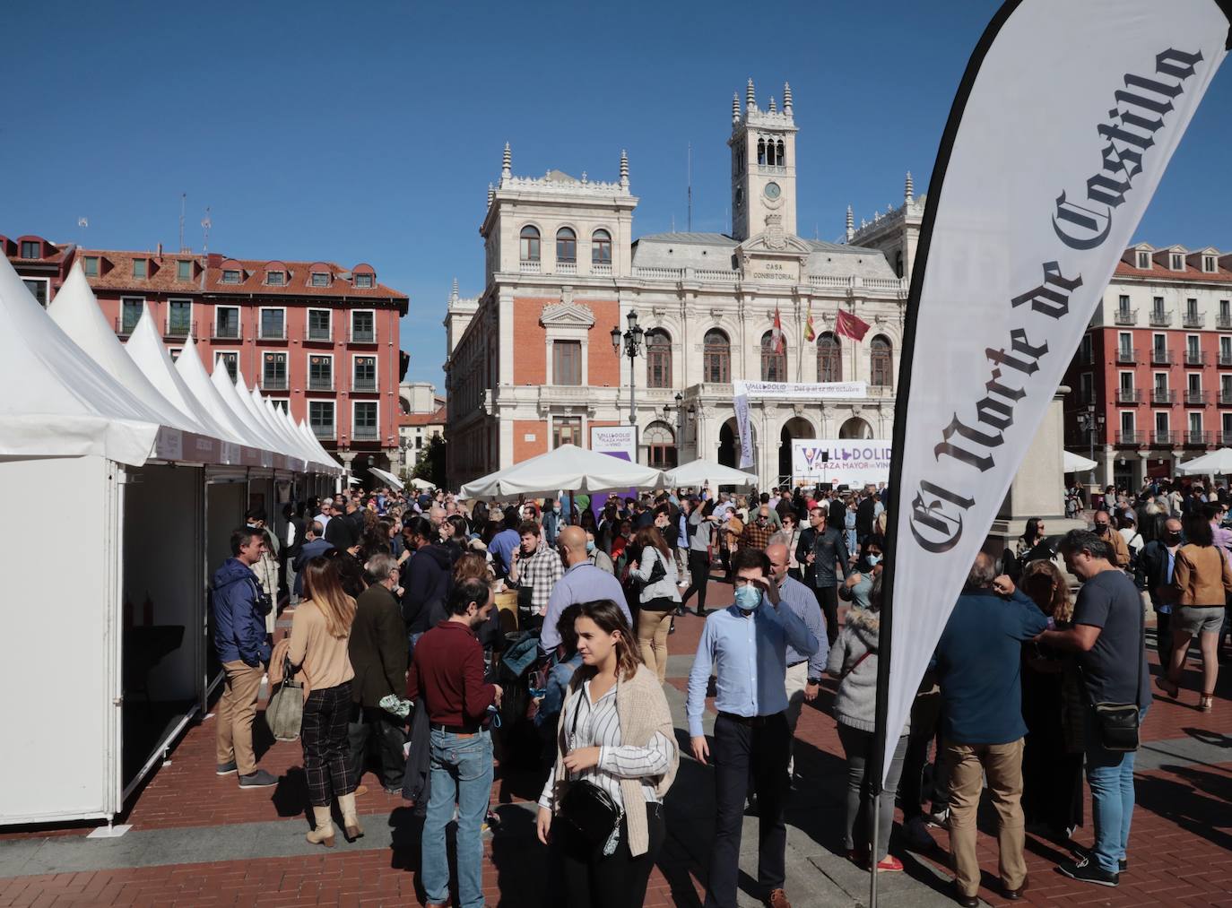 Fotos: Ambientazo durante la jornada del domingo en el evento &#039;Valladolid. Plaza Mayor del Vino&#039;