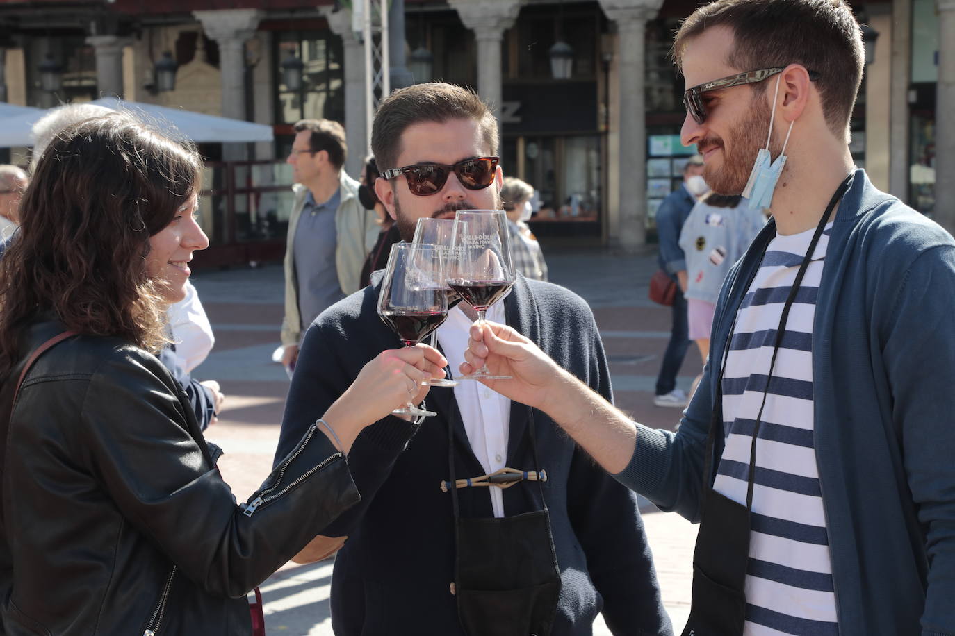 Fotos: Ambientazo durante la jornada del domingo en el evento &#039;Valladolid. Plaza Mayor del Vino&#039;