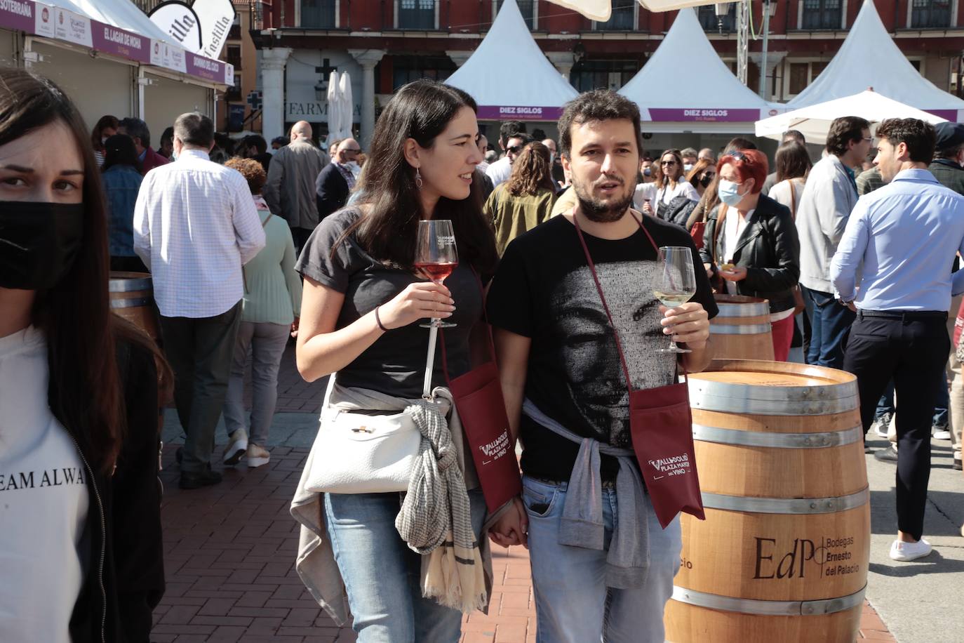 Fotos: Ambientazo durante la jornada del domingo en el evento &#039;Valladolid. Plaza Mayor del Vino&#039; (2/2)