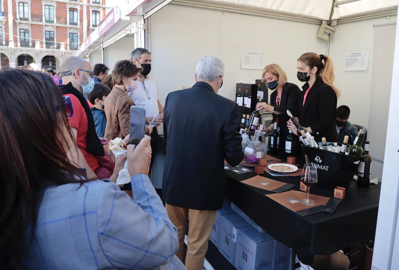 Fotos: Ambientazo durante la jornada del domingo en el evento &#039;Valladolid. Plaza Mayor del Vino&#039; (2/2)