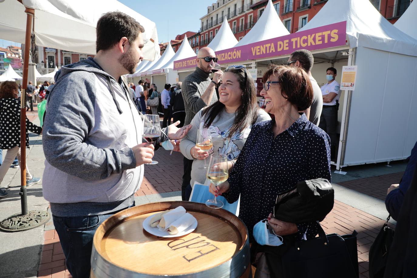 Fotos: Visita a la DO Rueda y ambiente del lunes en &#039;Valladolid. Plaza Mayor del Vino&#039;