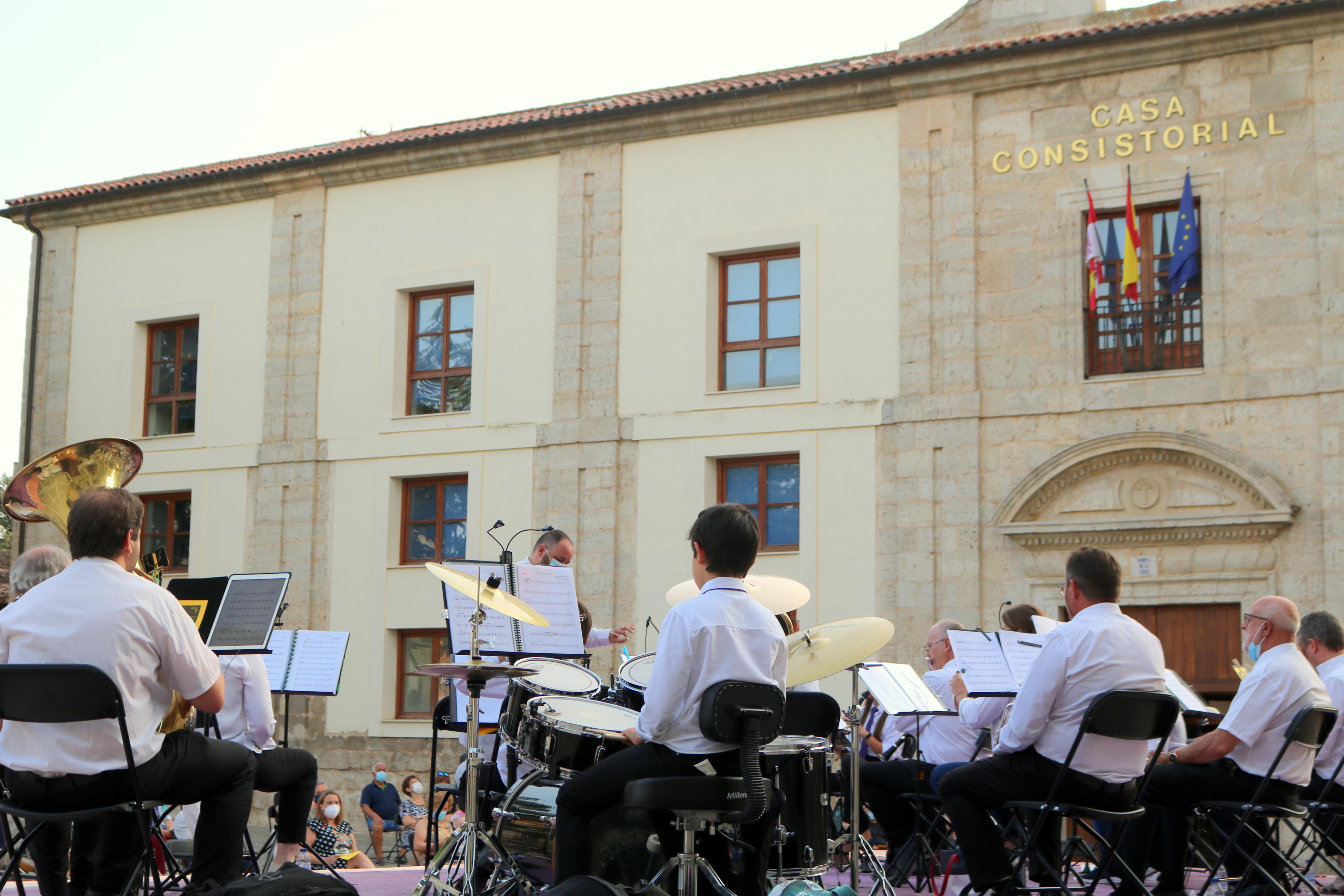 Los ampudianos disfrutaron de la música de la Banda del Cerrato